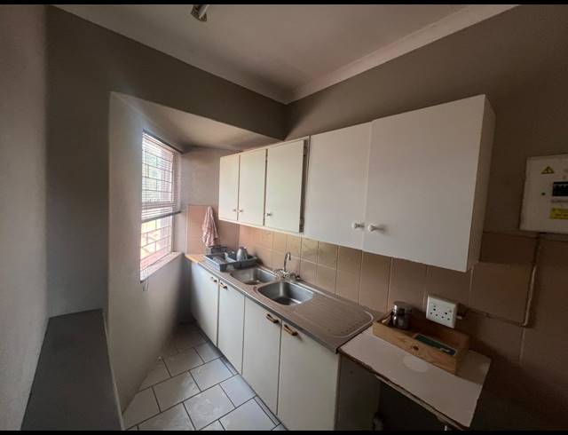 600M² OFFICE FOR SALE IN THREE RIVERS PROPER